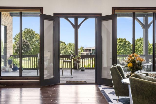 5613 S Dunrobin Drive, Springfield, MO 65809