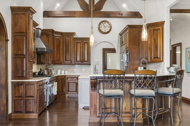 5613 S Dunrobin Drive, Springfield, MO 65809