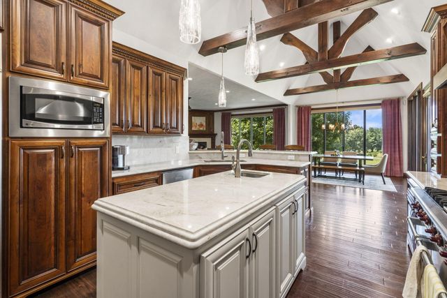 5613 S Dunrobin Drive, Springfield, MO 65809