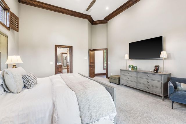 5613 S Dunrobin Drive, Springfield, MO 65809