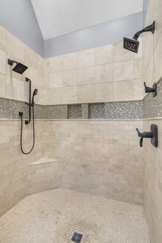 5613 S Dunrobin Drive, Springfield, MO 65809