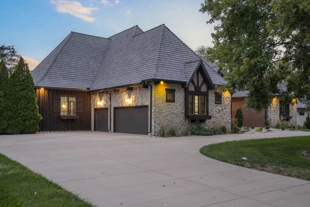 5613 S Dunrobin Drive, Springfield, MO 65809