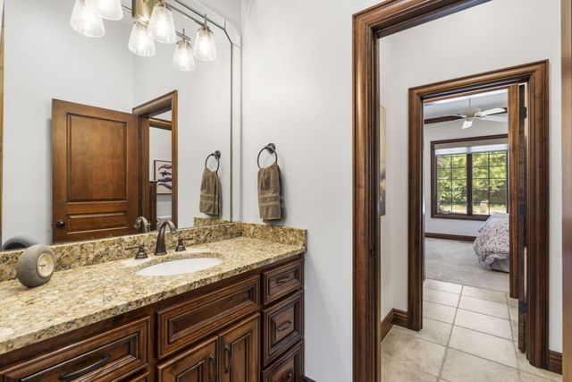 5613 S Dunrobin Drive, Springfield, MO 65809