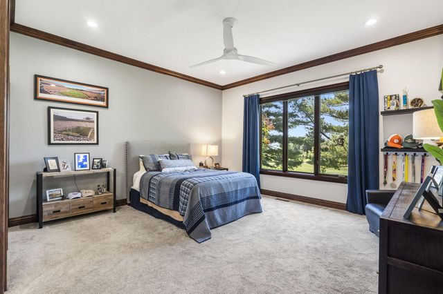 5613 S Dunrobin Drive, Springfield, MO 65809