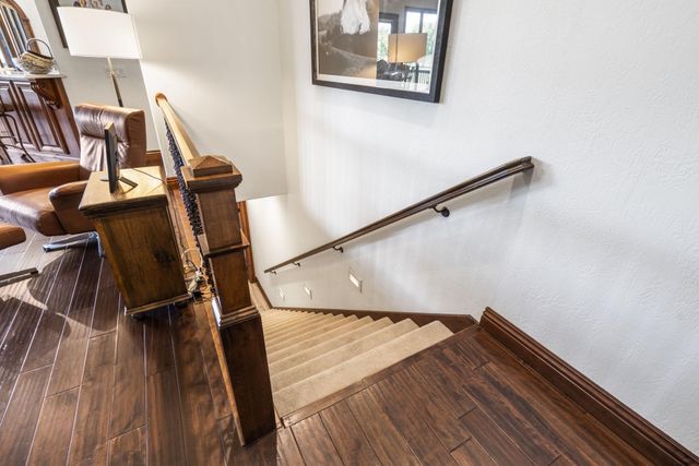 5613 S Dunrobin Drive, Springfield, MO 65809