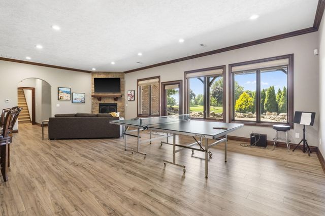 5613 S Dunrobin Drive, Springfield, MO 65809