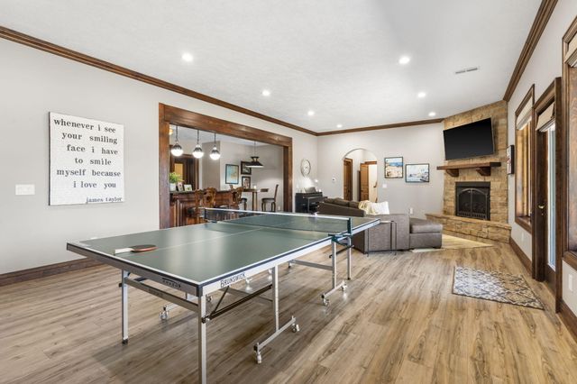 5613 S Dunrobin Drive, Springfield, MO 65809