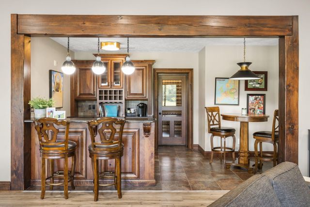 5613 S Dunrobin Drive, Springfield, MO 65809