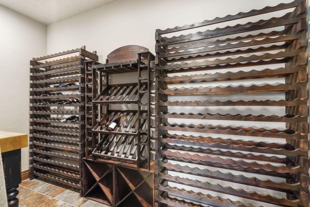 5613 S Dunrobin Drive, Springfield, MO 65809