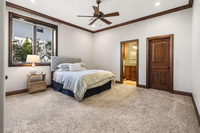 5613 S Dunrobin Drive, Springfield, MO 65809