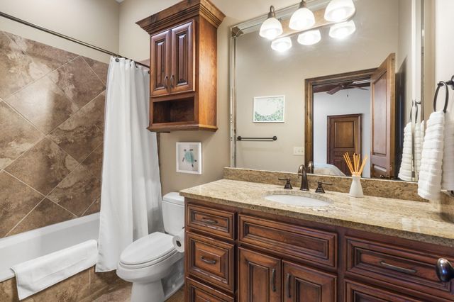 5613 S Dunrobin Drive, Springfield, MO 65809