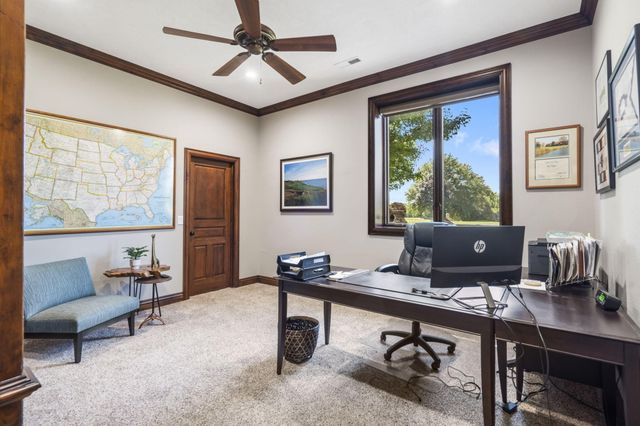 5613 S Dunrobin Drive, Springfield, MO 65809