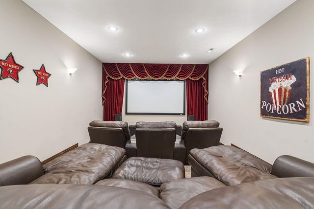 5613 S Dunrobin Drive, Springfield, MO 65809