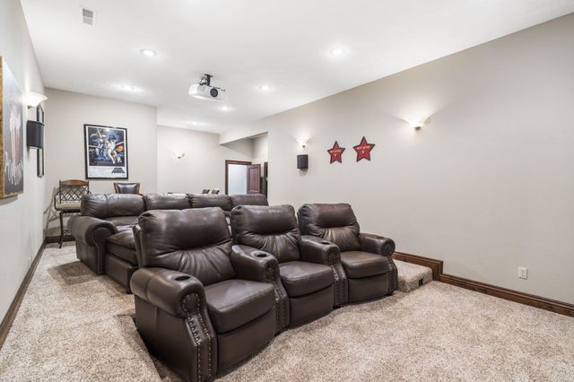 5613 S Dunrobin Drive, Springfield, MO 65809