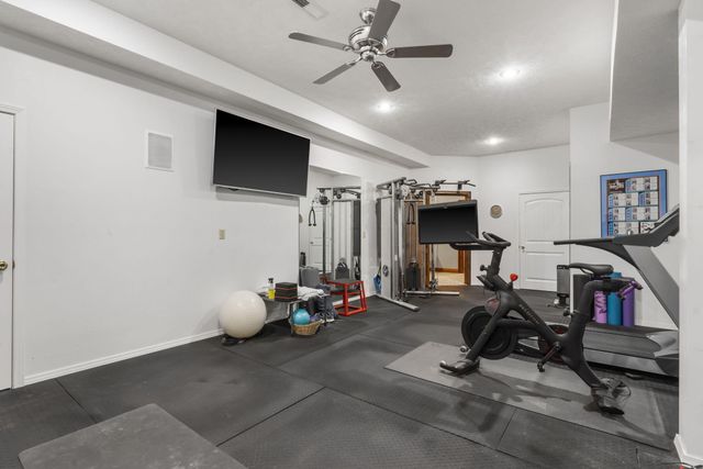 5613 S Dunrobin Drive, Springfield, MO 65809