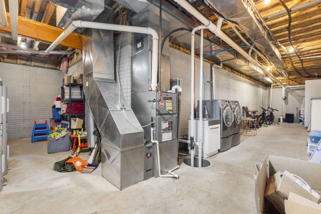 5613 S Dunrobin Drive, Springfield, MO 65809