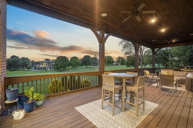 5613 S Dunrobin Drive, Springfield, MO 65809