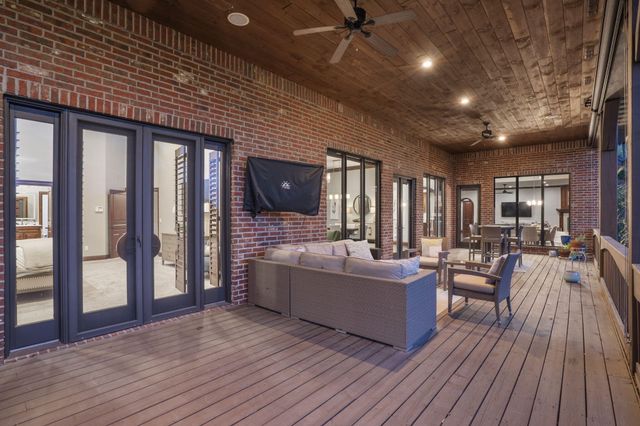 5613 S Dunrobin Drive, Springfield, MO 65809