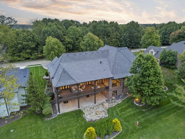 5613 S Dunrobin Drive, Springfield, MO 65809