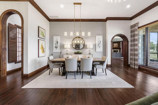 5613 S Dunrobin Drive, Springfield, MO 65809