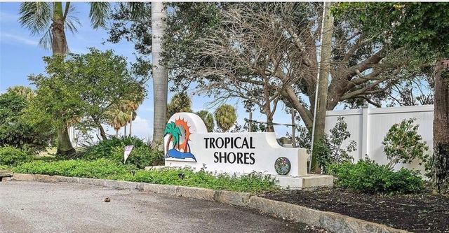 2502 TROPICAL SHORES DRIVE SE, St Petersburg, FL 33705