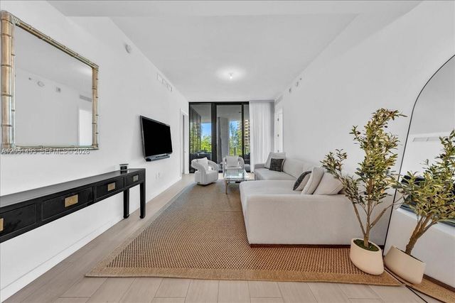 2831 S Bayshore Drive 501, Miami, FL 33133