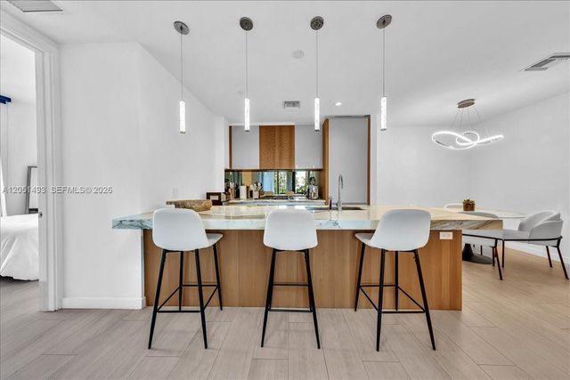 2831 S Bayshore Drive 501, Miami, FL 33133