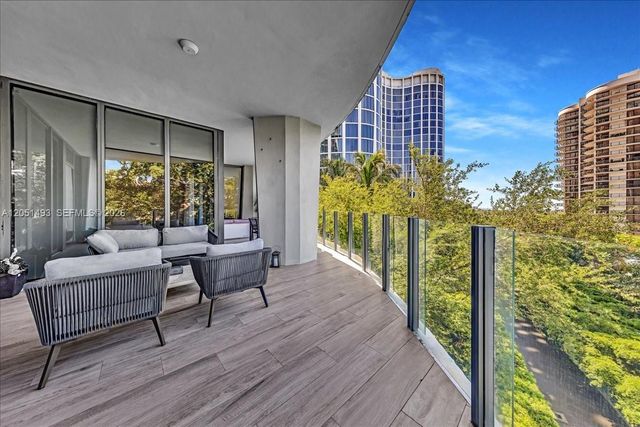 2831 S Bayshore Drive 501, Miami, FL 33133