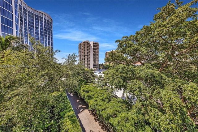 2831 S Bayshore Drive 501, Miami, FL 33133