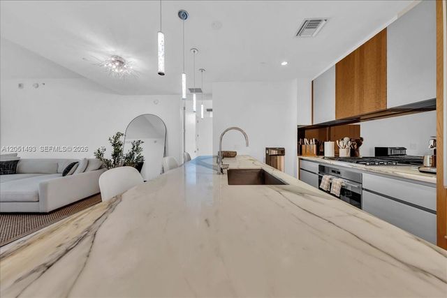 2831 S Bayshore Drive 501, Miami, FL 33133