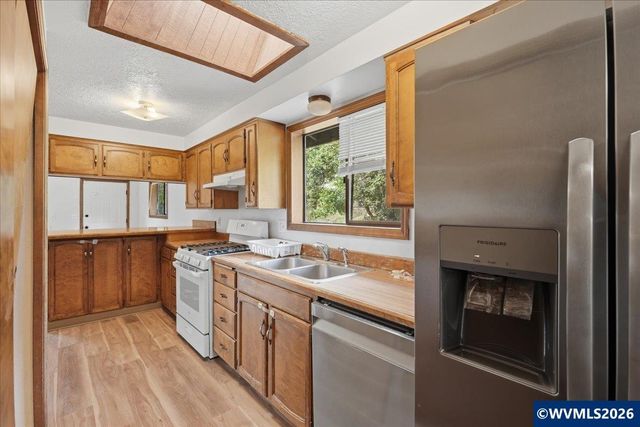 1530-1540 Salem Av SE, Albany, OR 97321