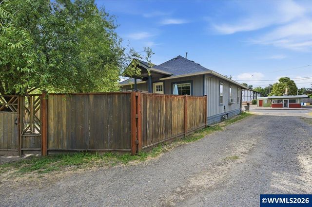1530-1540 Salem Av SE, Albany, OR 97321