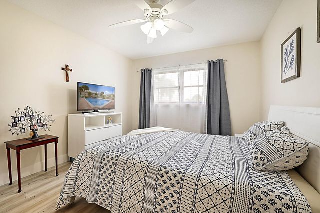 1951 NE 39th St 343, Lighthouse Point, FL 33064