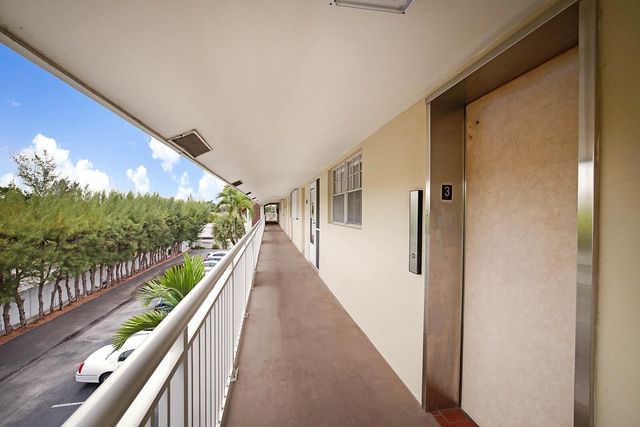 1951 NE 39th St 343, Lighthouse Point, FL 33064