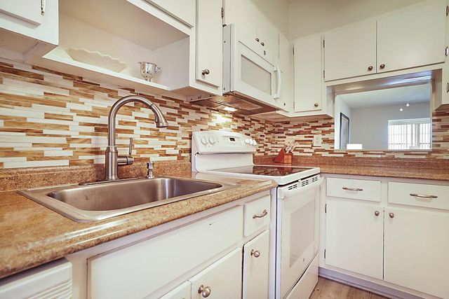 1951 NE 39th St 343, Lighthouse Point, FL 33064