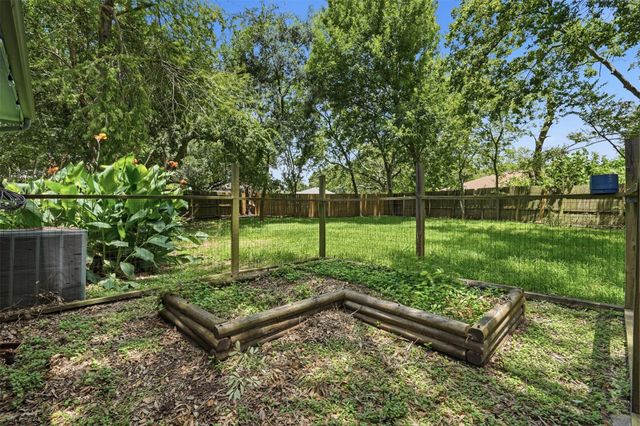 214 Glen Haven Court, League City, TX 77573
