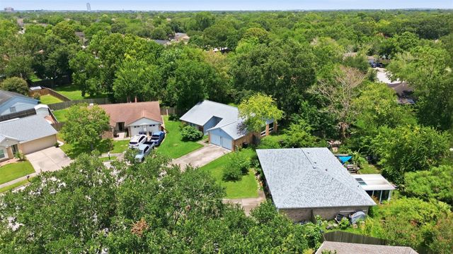 214 Glen Haven Court, League City, TX 77573
