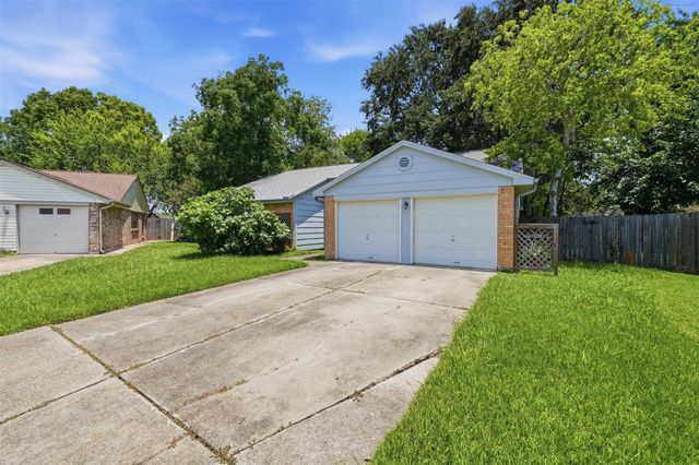 214 Glen Haven Court, League City, TX 77573