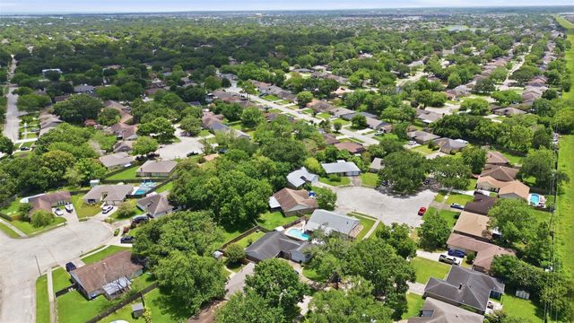 214 Glen Haven Court, League City, TX 77573