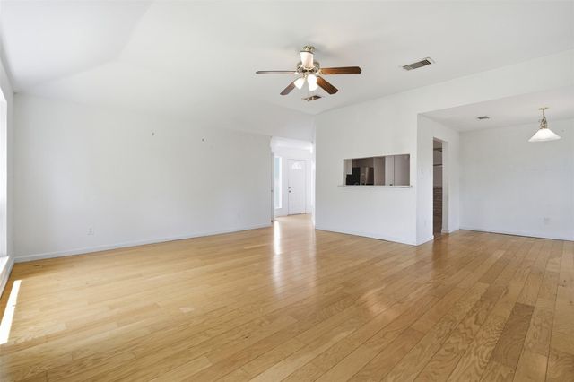 214 Glen Haven Court, League City, TX 77573