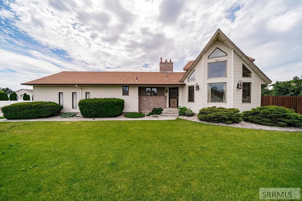 Image 1 of property listing at 946 S Bellin Road, Idaho Falls, ID 83402