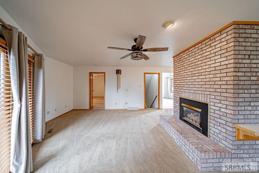 Image 12 of property listing at 946 S Bellin Road, Idaho Falls, ID 83402