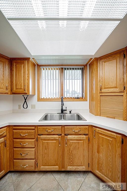 Image 17 of property listing at 946 S Bellin Road, Idaho Falls, ID 83402