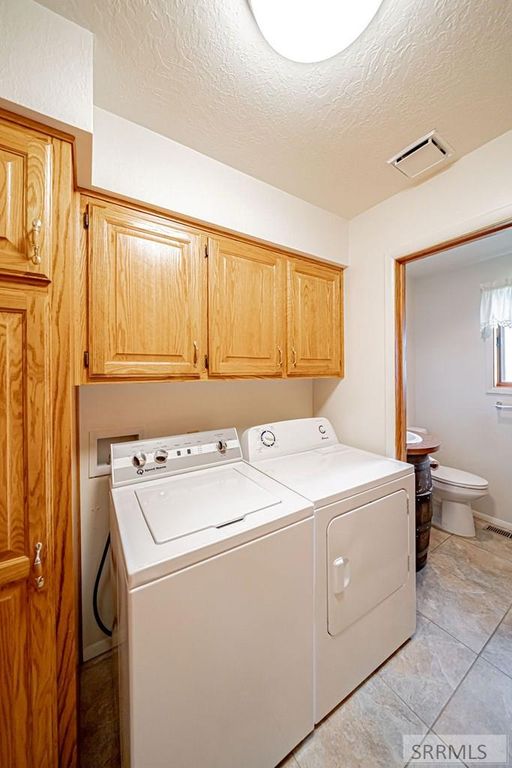 Image 22 of property listing at 946 S Bellin Road, Idaho Falls, ID 83402
