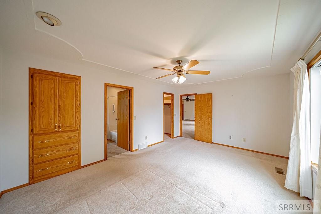 Image 28 of property listing at 946 S Bellin Road, Idaho Falls, ID 83402