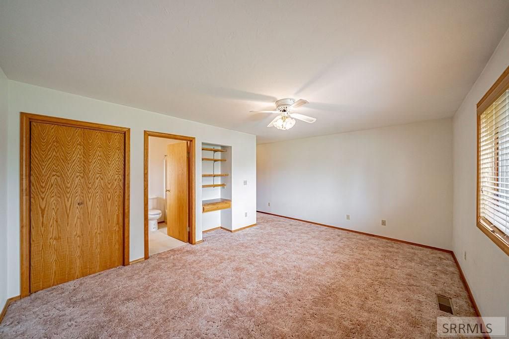Image 35 of property listing at 946 S Bellin Road, Idaho Falls, ID 83402