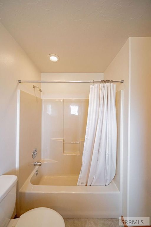 Image 38 of property listing at 946 S Bellin Road, Idaho Falls, ID 83402