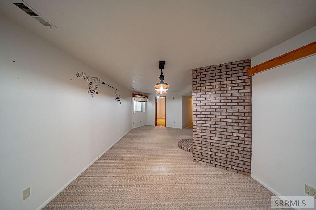 Image 43 of property listing at 946 S Bellin Road, Idaho Falls, ID 83402