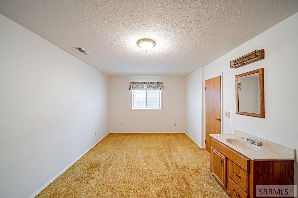 Image 46 of property listing at 946 S Bellin Road, Idaho Falls, ID 83402