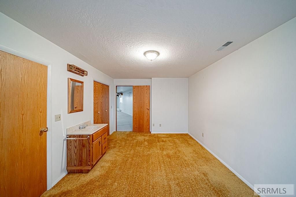 Image 47 of property listing at 946 S Bellin Road, Idaho Falls, ID 83402
